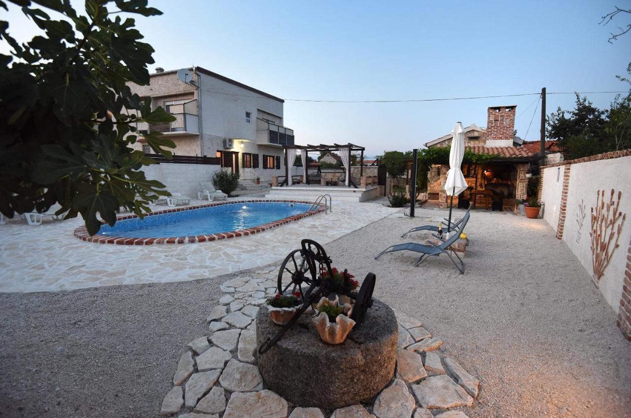 House & Apartment Palaca Donji Zemunik Esterno foto