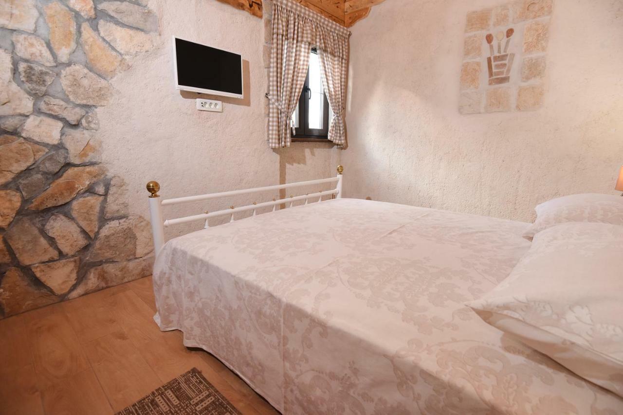 House & Apartment Palaca Donji Zemunik Esterno foto